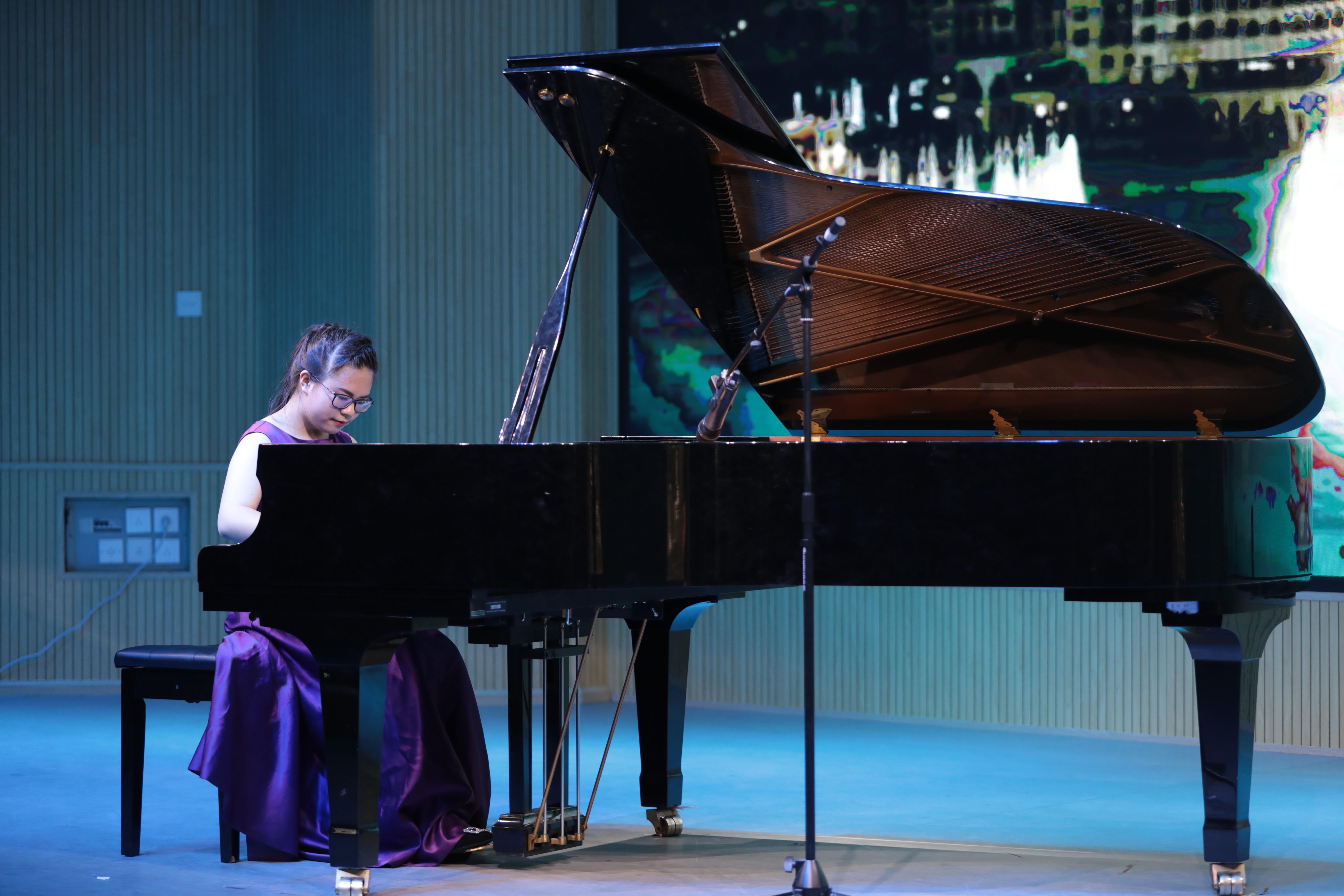 附艺校举办庆祝建党100周年系列活动之18级六年制音乐"告别童年"教学