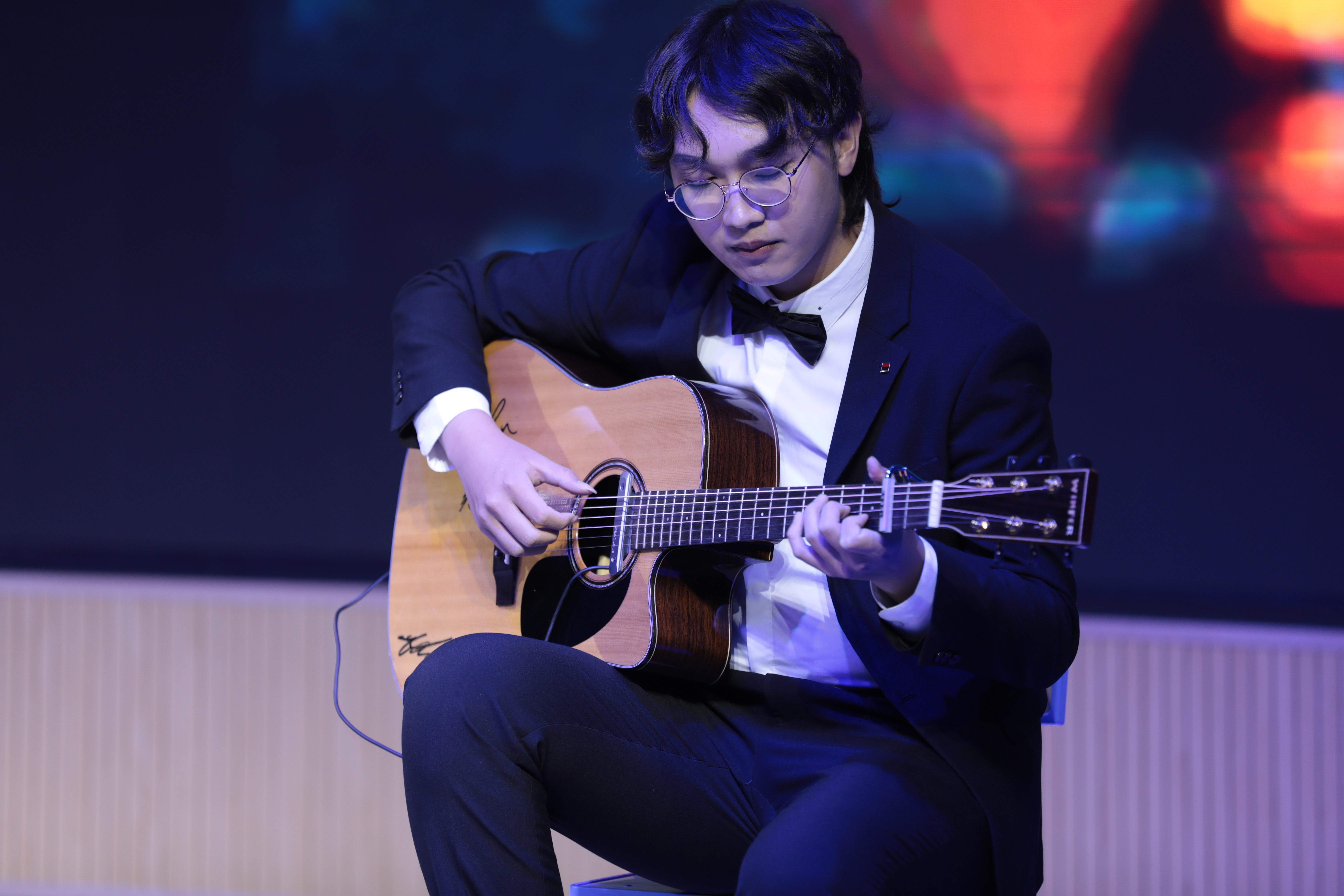 首页 校园动态 正文活动伊始,音乐科冯旋科长上台致辞